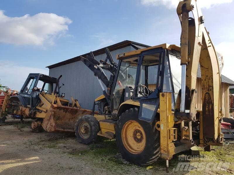 CAT 438C Стрели и рамена
