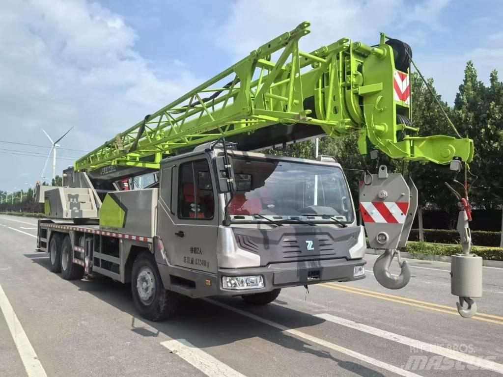 Zoomlion ZCT 251 V Подемници, лебедки и елеватори за материали
