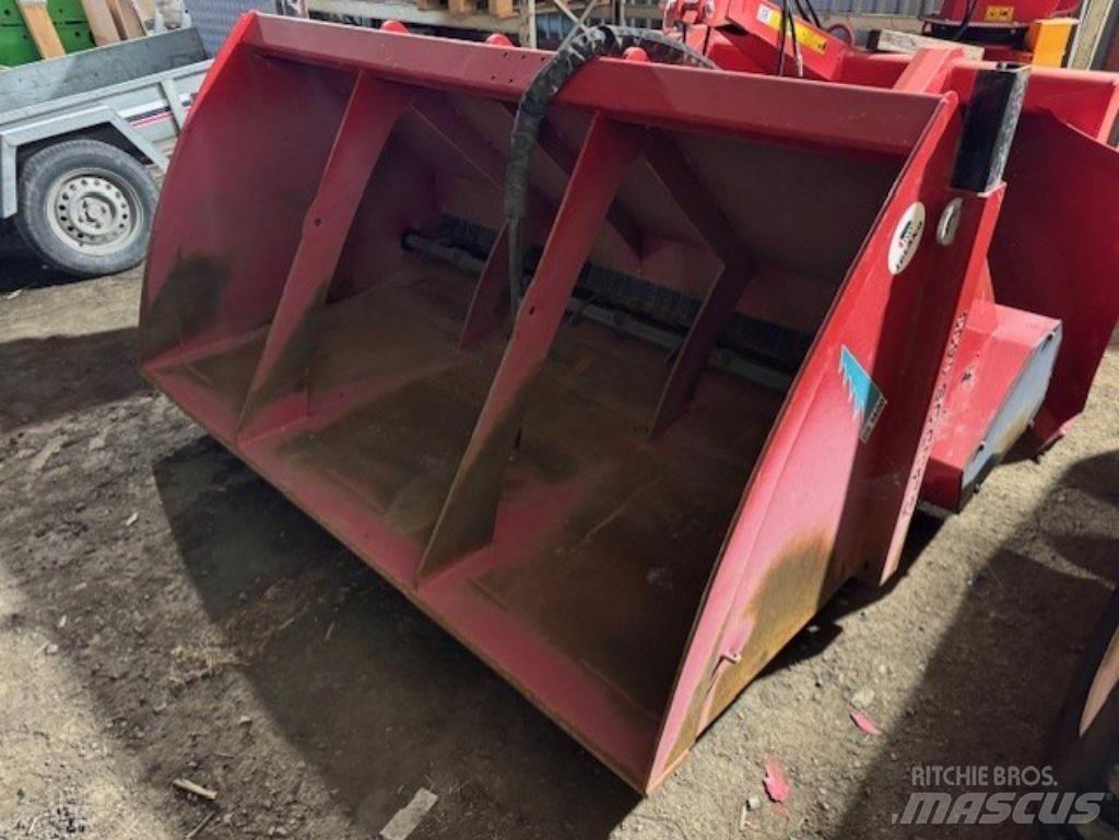 Igland DS 1400 Разстилачки на пясък и сол