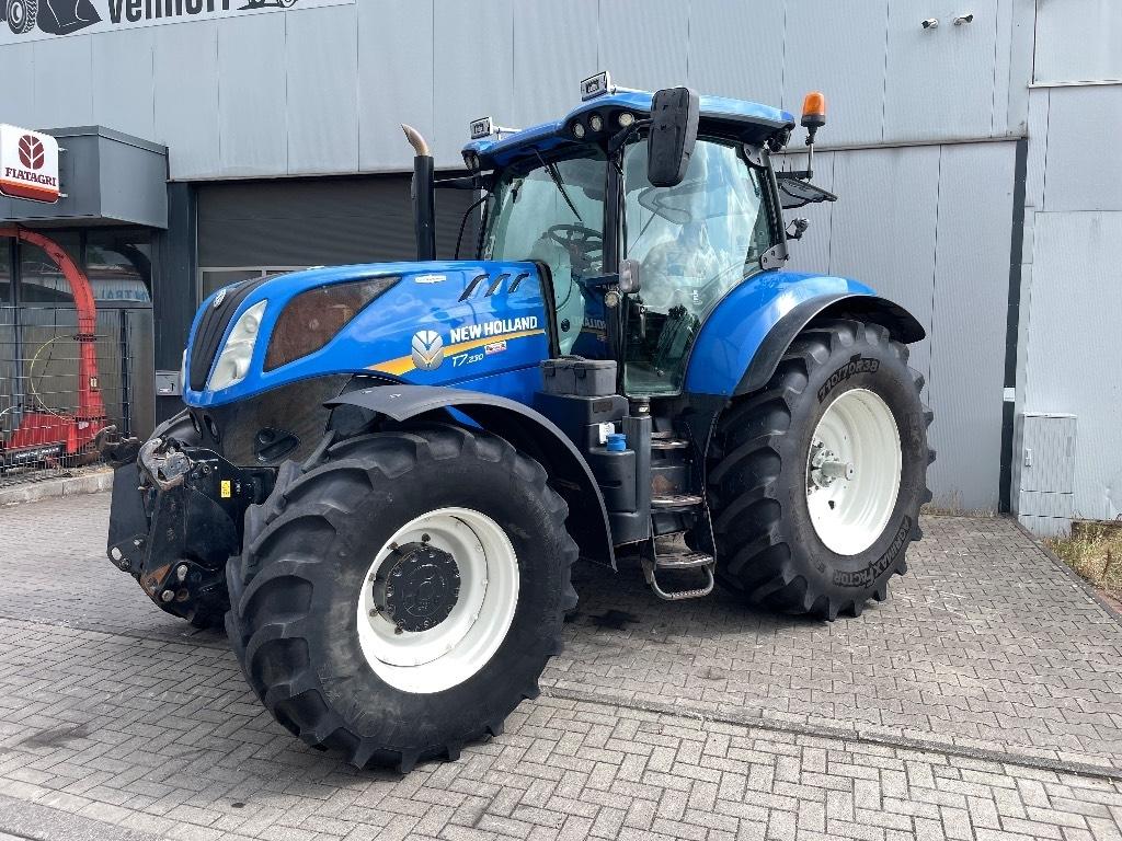 New Holland T 7.230 Трактори
