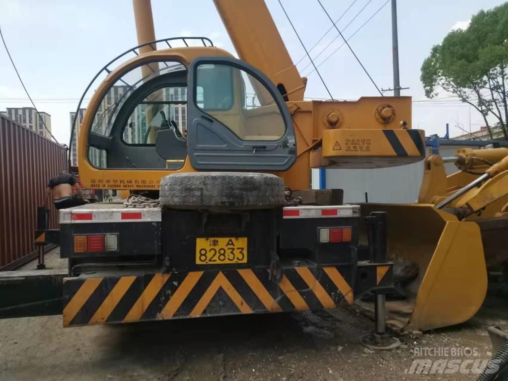 XCMG QY25K Всъдеходни кранове