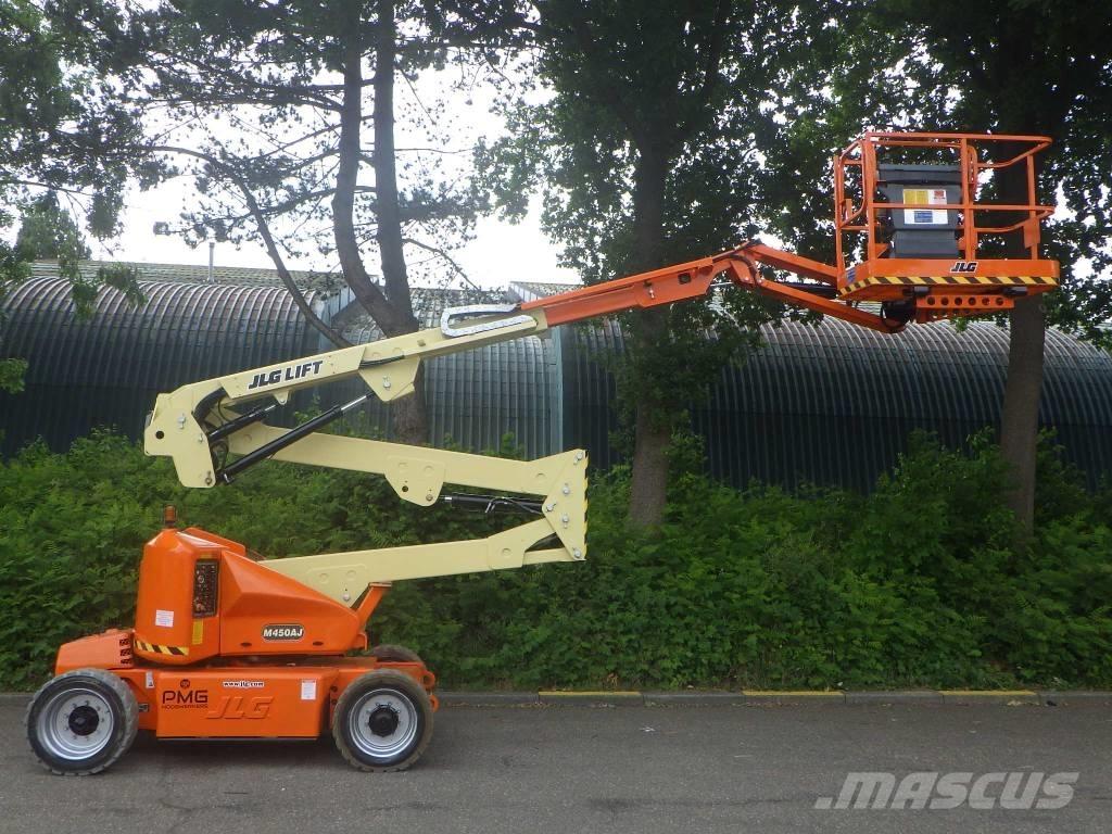 JLG M450AJ Съчленени стрелови подемници