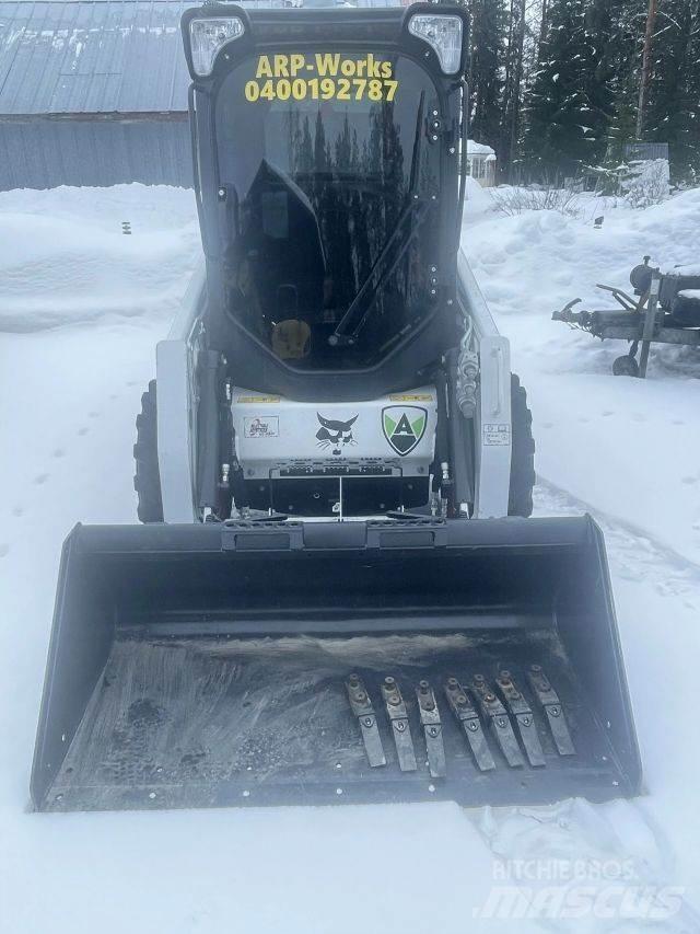 Bobcat S450 Мини товарачи
