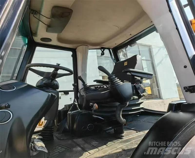 JCB 3CX Товарач със заден ексватор