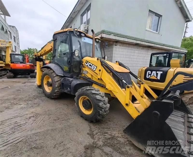 JCB 3CX Товарач със заден ексватор