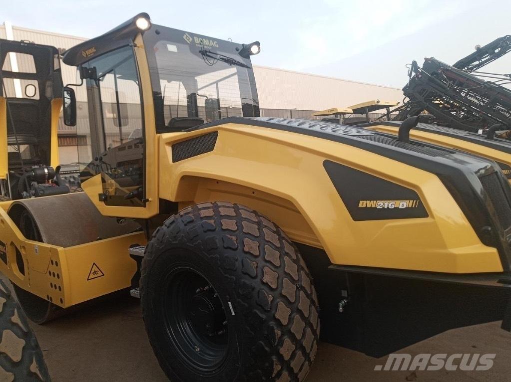 Bomag BW 216 D-5 SL Еднобарабанни ролки
