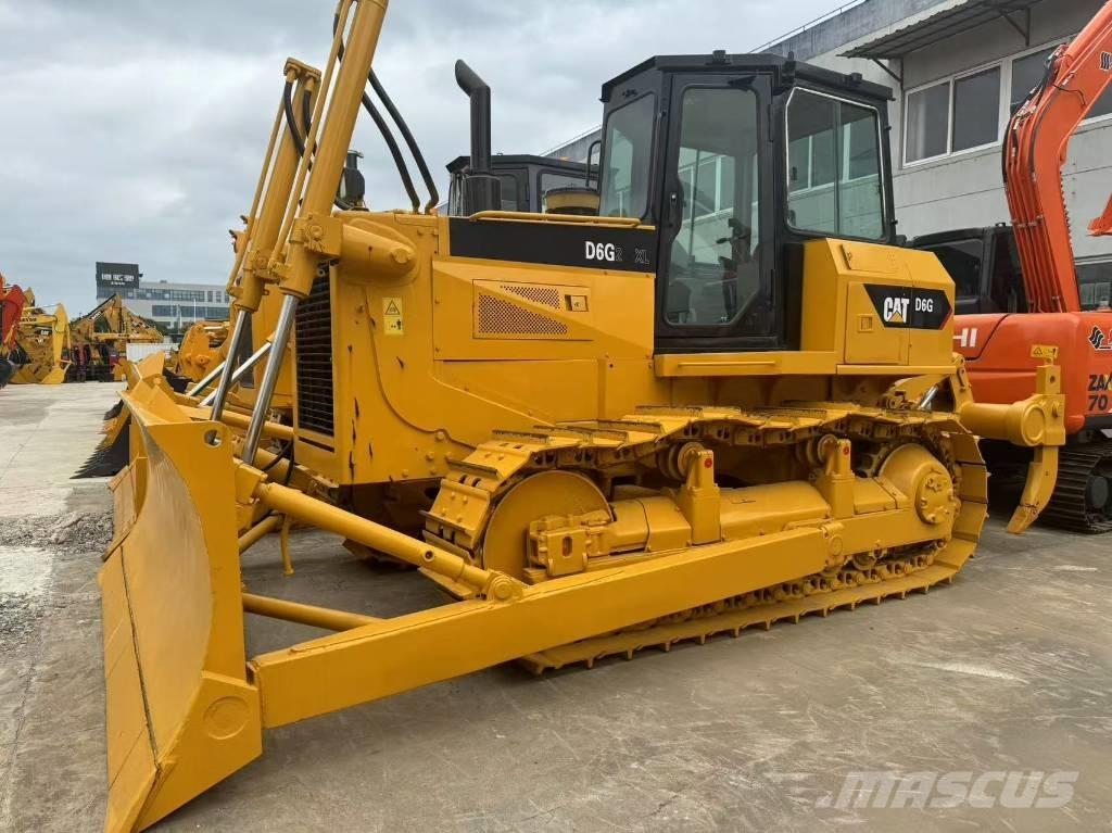 CAT D 6 G Верижни булдозери
