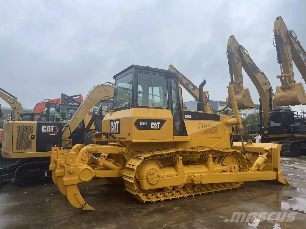CAT D 6 G Верижни булдозери
