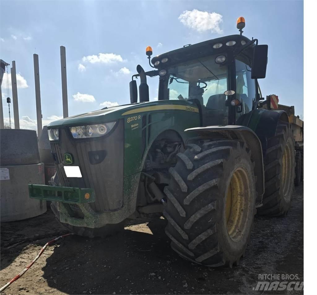 John Deere 8370R Трактори