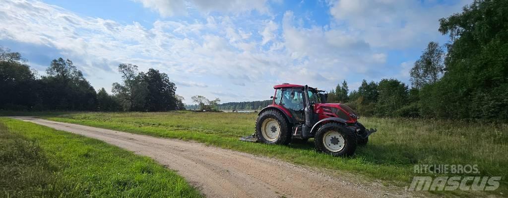 Valtra N154 Трактори