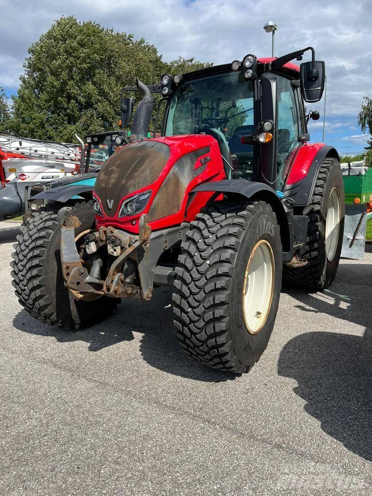 Valtra N154 Трактори