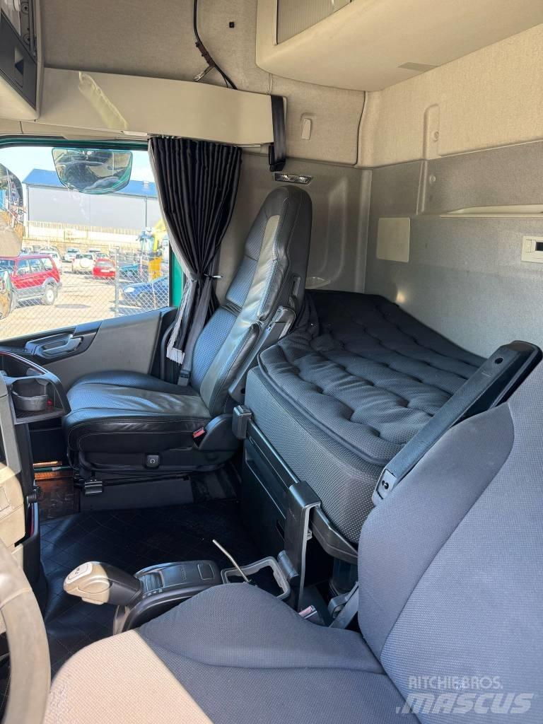Volvo FH 540 Камиони с кран с кука