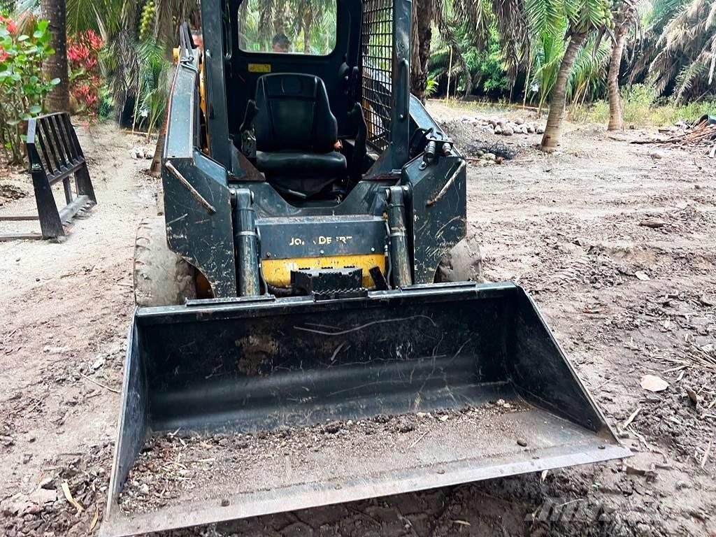 John Deere 312 Мини товарачи
