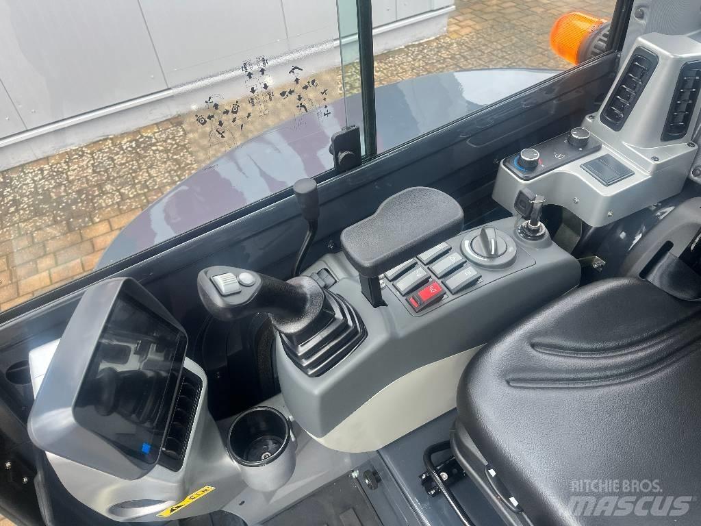 Atlas AC 35 UF Мини екскаватори < 7 т
