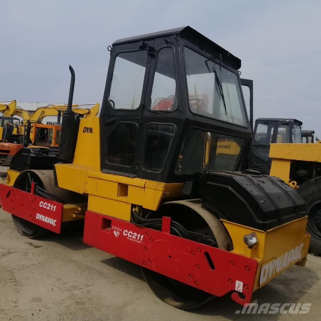 Dynapac CC 211 Двойни барабанни ролки
