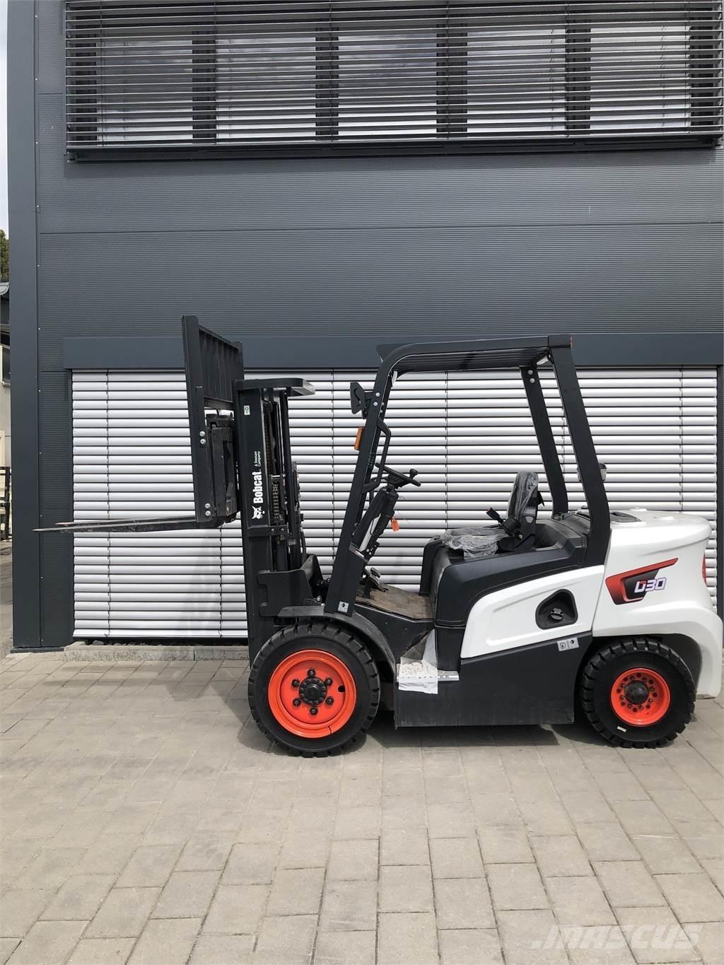 Bobcat D30NX Дизелови камиони