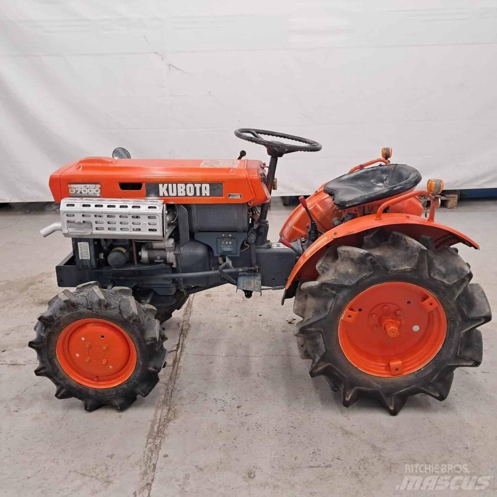 Kubota B 7000 Трактори