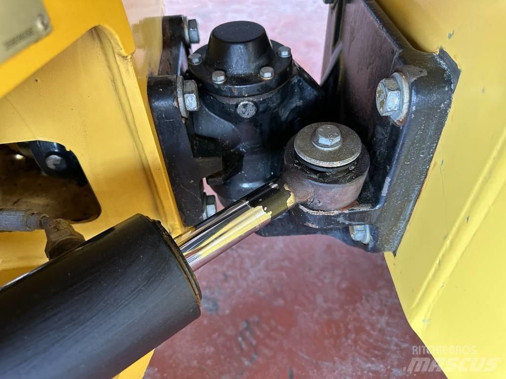 Dynapac CC 900 S Двойни барабанни ролки
