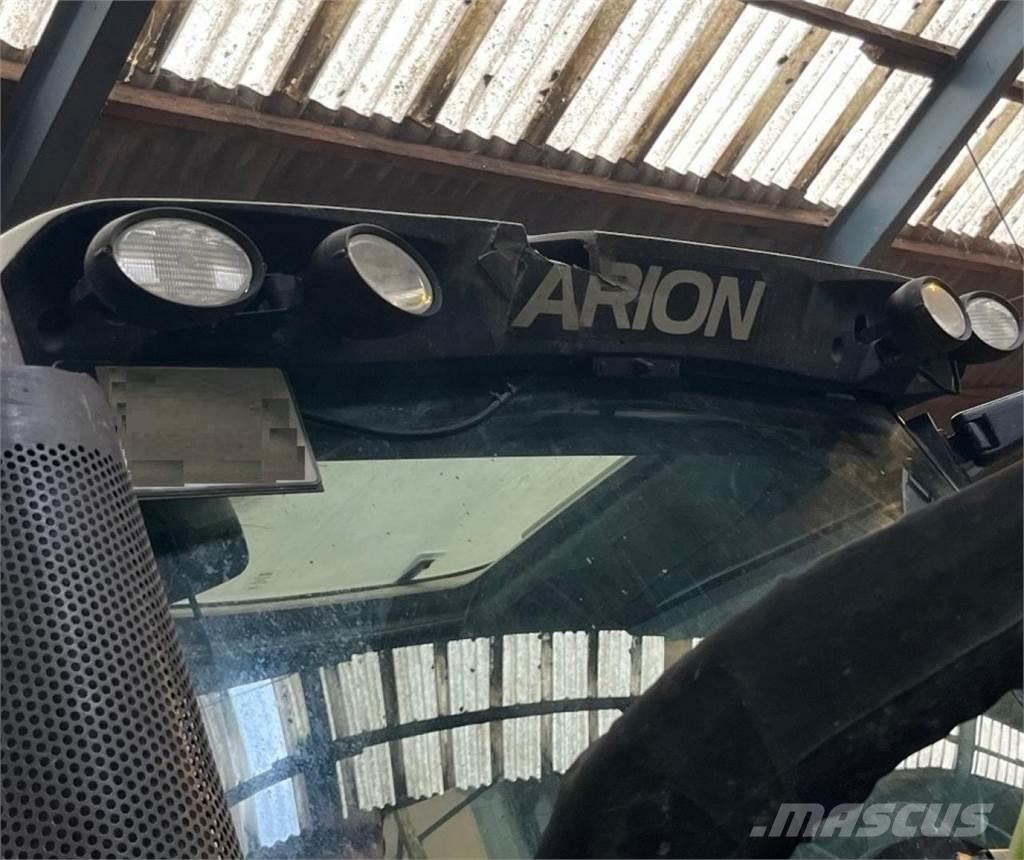 CLAAS Arion 420 Трактори