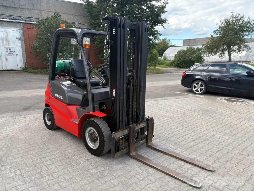 Manitou MI 25 G Камиони с АГУ