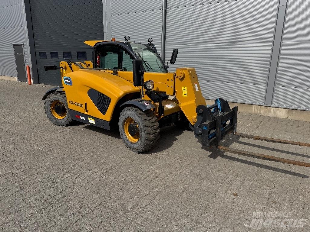 XCMG XC 6-2506 E Телескопични товарачи