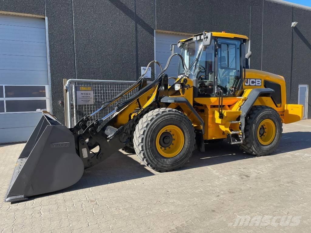 JCB 427 Колесни товарачи