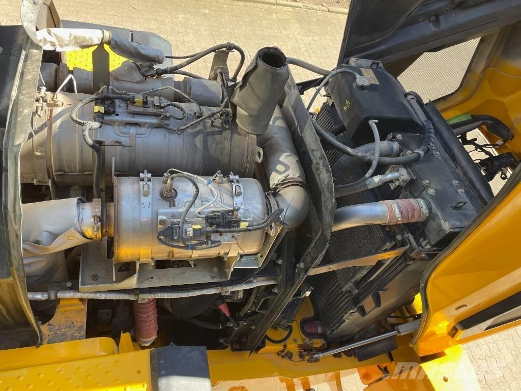JCB 427 Колесни товарачи