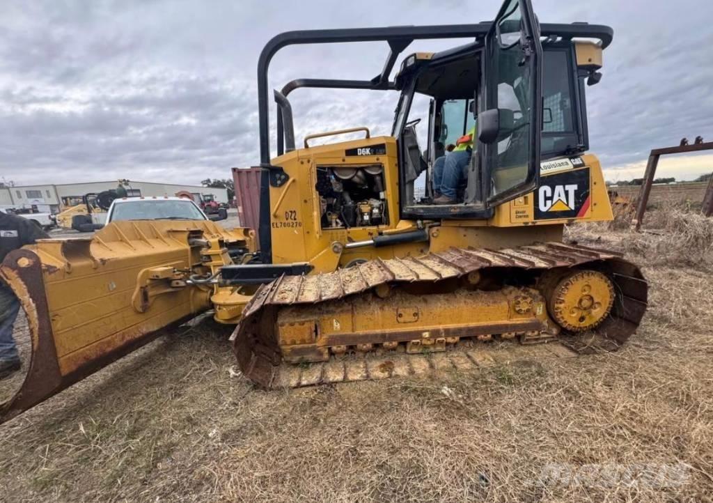 CAT D 6 M Верижни булдозери
