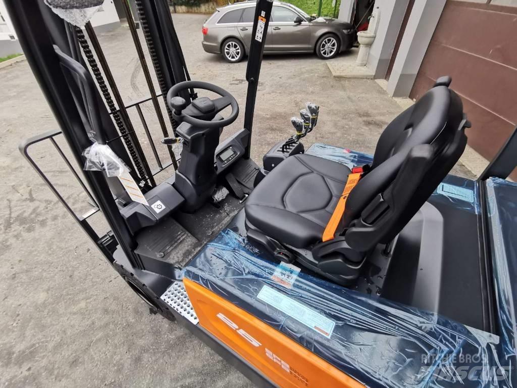Doosan B25S-7 Електрически вилични кари-повдигачи