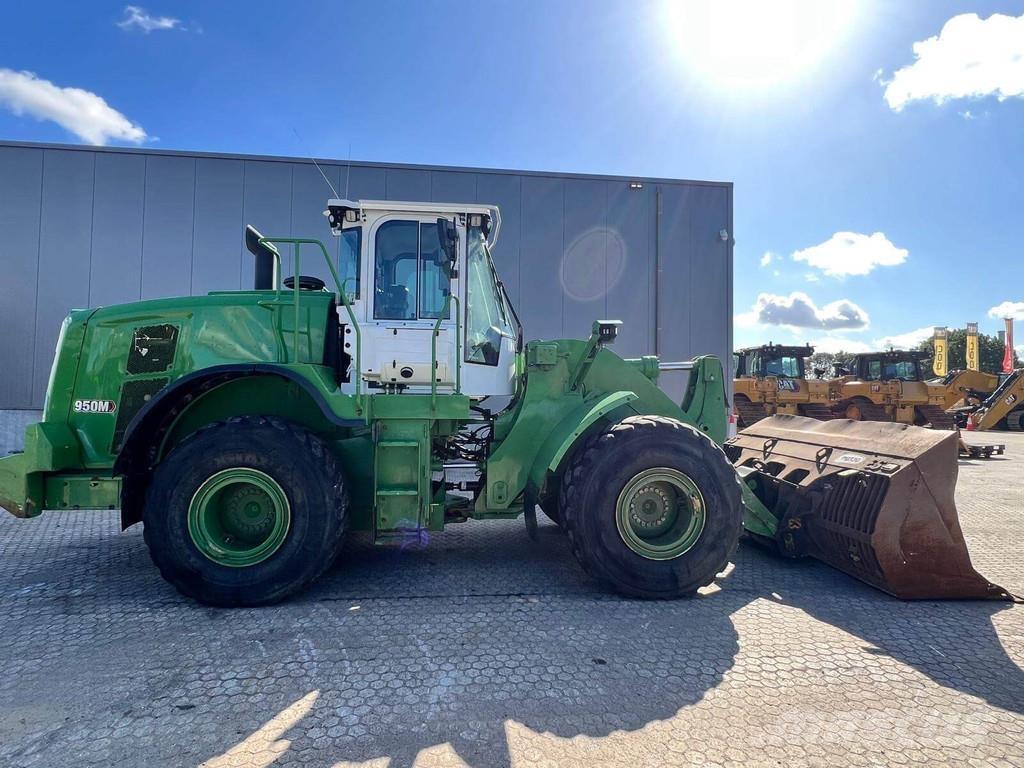 CAT 950M Колесни товарачи