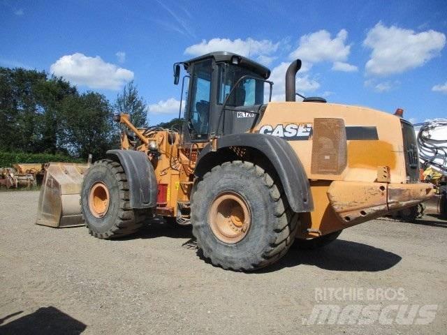 CASE 921 E Колесни товарачи
