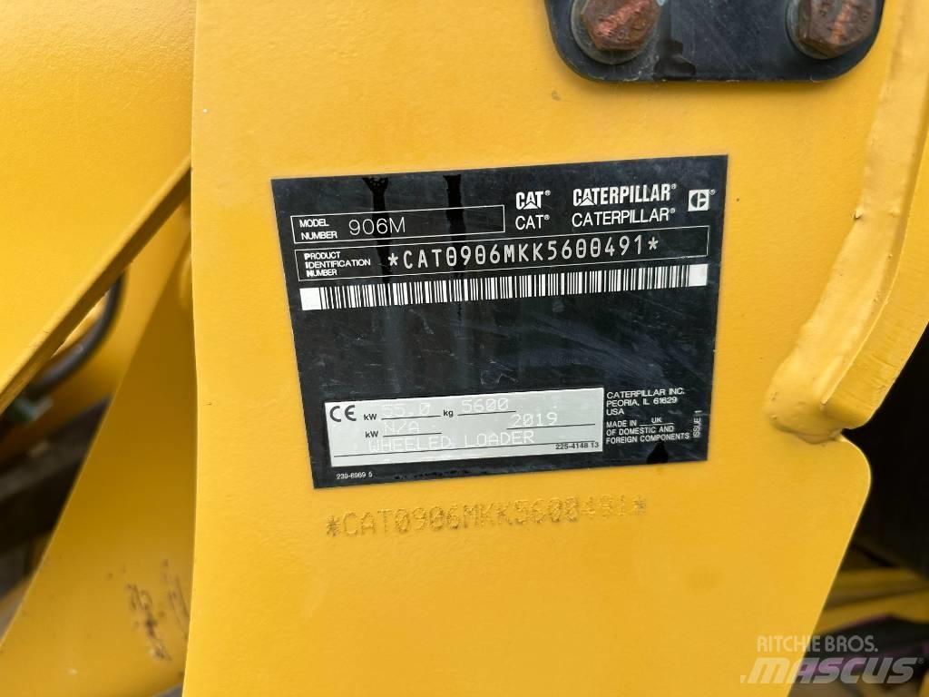 CAT 906 Колесни товарачи
