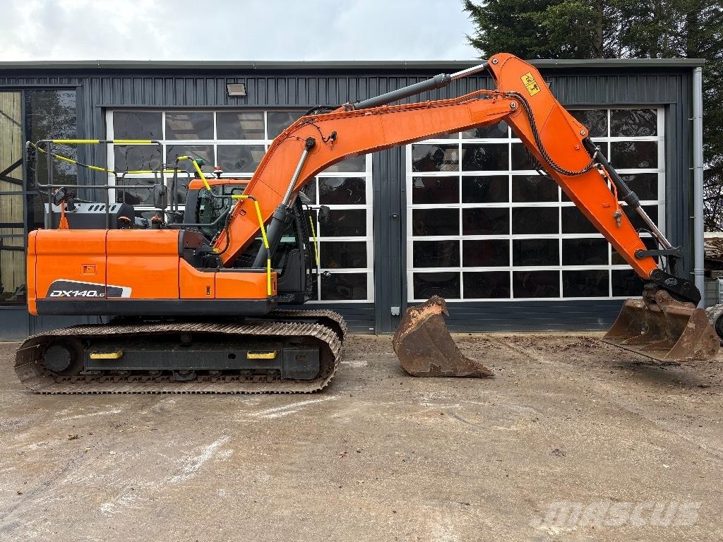 Doosan DX 140 LC Верижен екскаватор