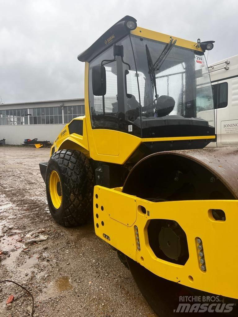 Bomag BW211 D5 Еднобарабанни ролки

