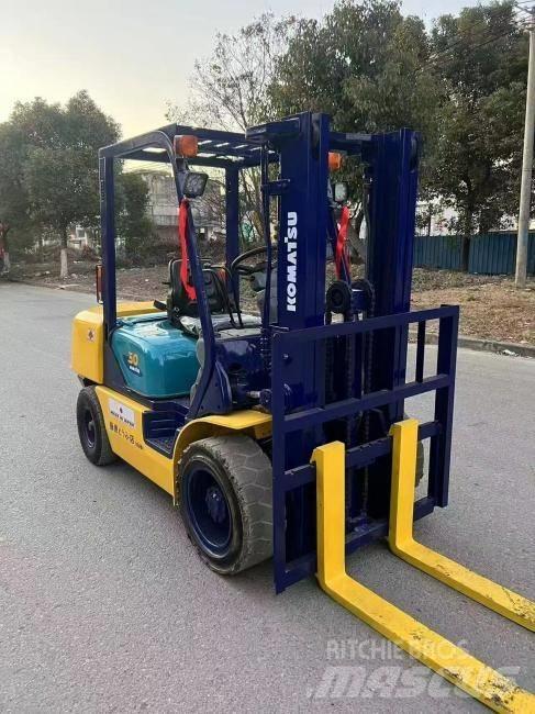 Komatsu FD 30 T-14 Дизелови камиони