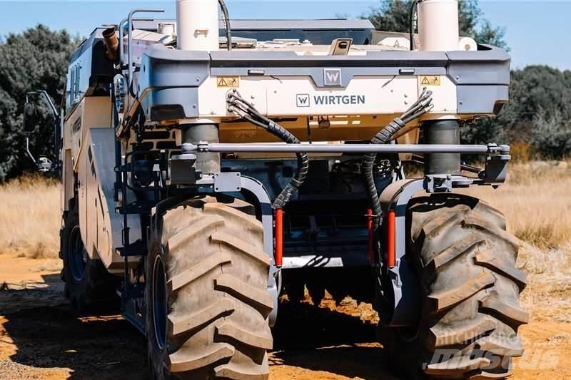 Wirtgen WR240 Други