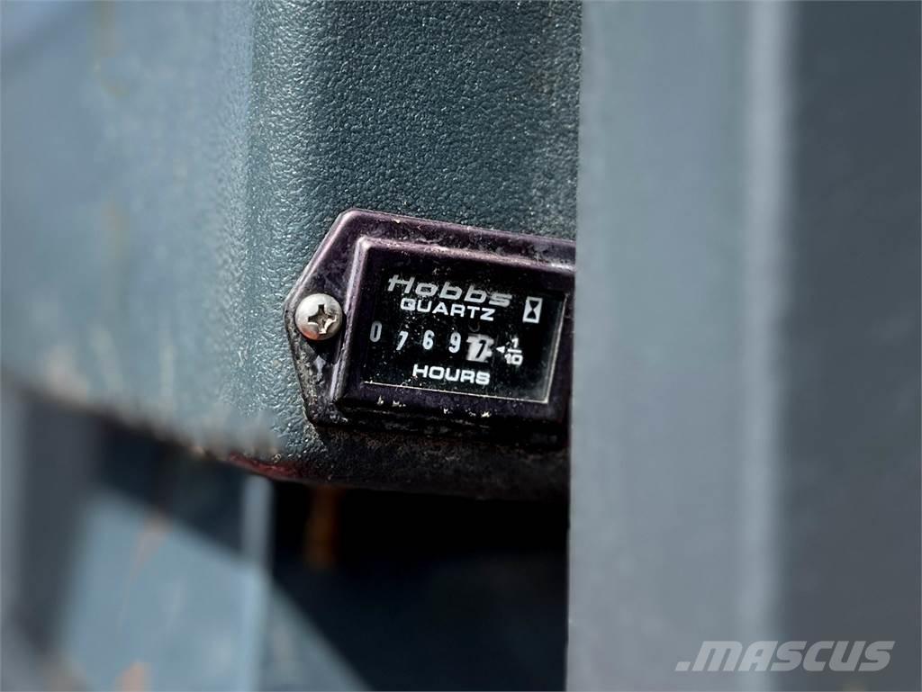 Moffett M3 20.3 Моторизирани високоповдигачи с открити платформи