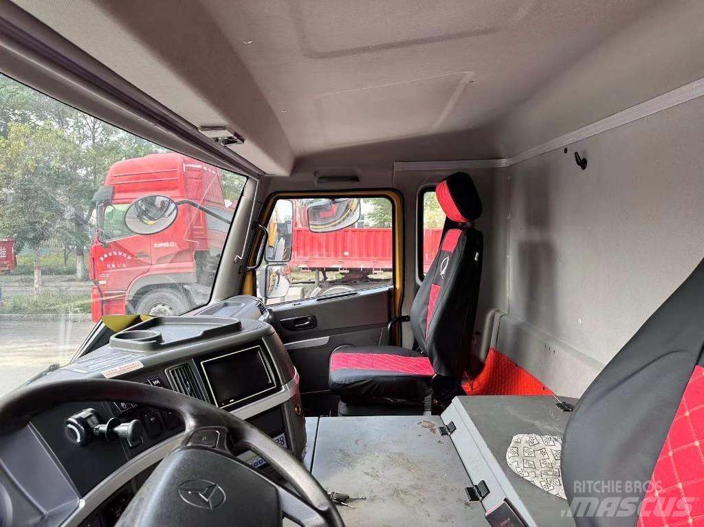 Sany STC1000T Всъдеходни кранове