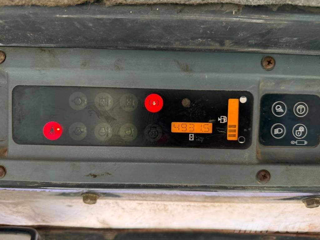 New Holland LS 170 Мини товарачи
