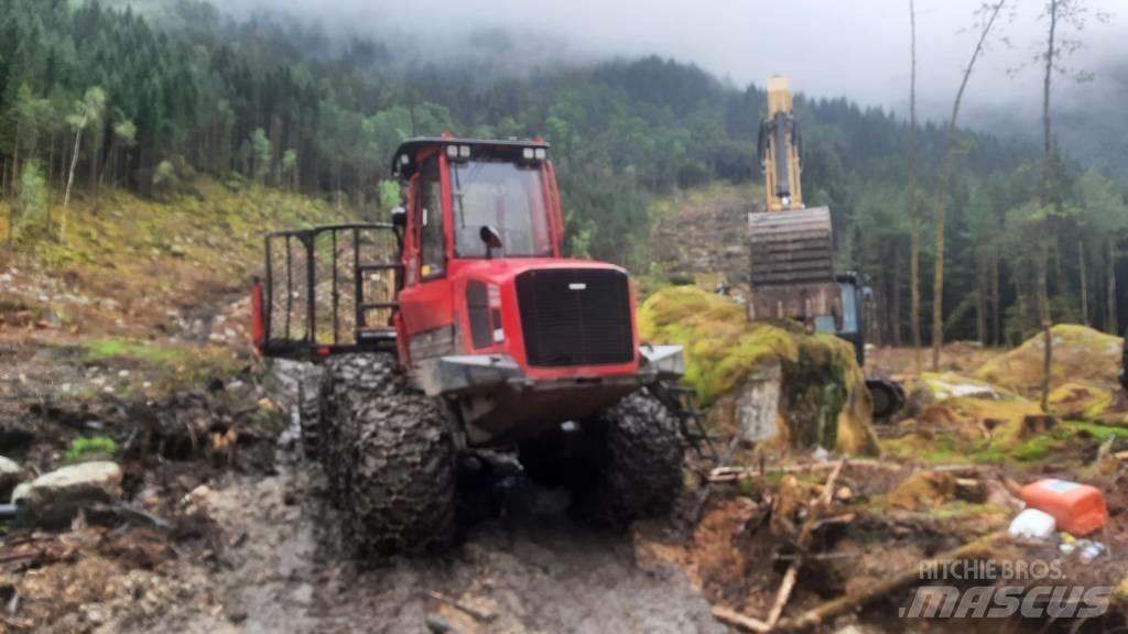 Komatsu 895 Форуардери