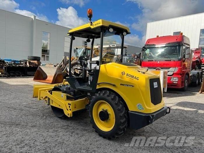 Bomag BW 124 PDH-5 Други машини за оран и аксесоари