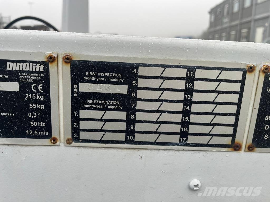 Dino 135 T Моторизирани платформи с ремарке