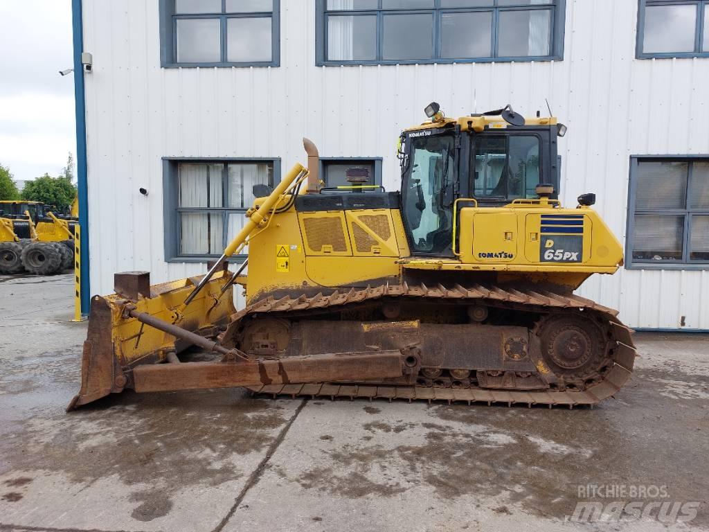 Komatsu D65PX-18 Верижни булдозери
