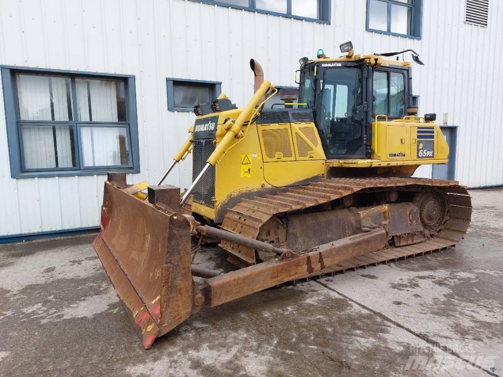 Komatsu D65PX-18 Верижни булдозери
