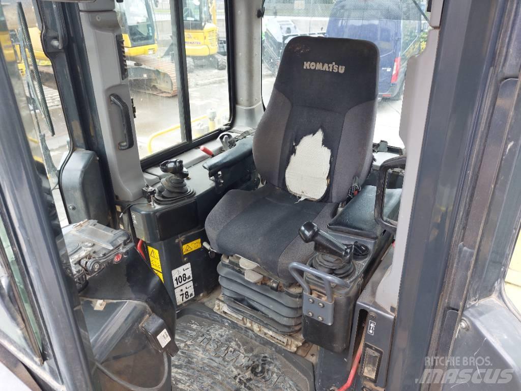Komatsu D65PX-18 Верижни булдозери
