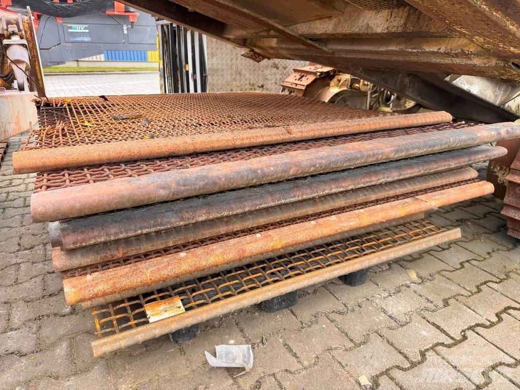 Sandvik QA331 NVT Мобилни скрийнери
