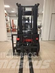 Manitou MI25D Камиони за херавни местности