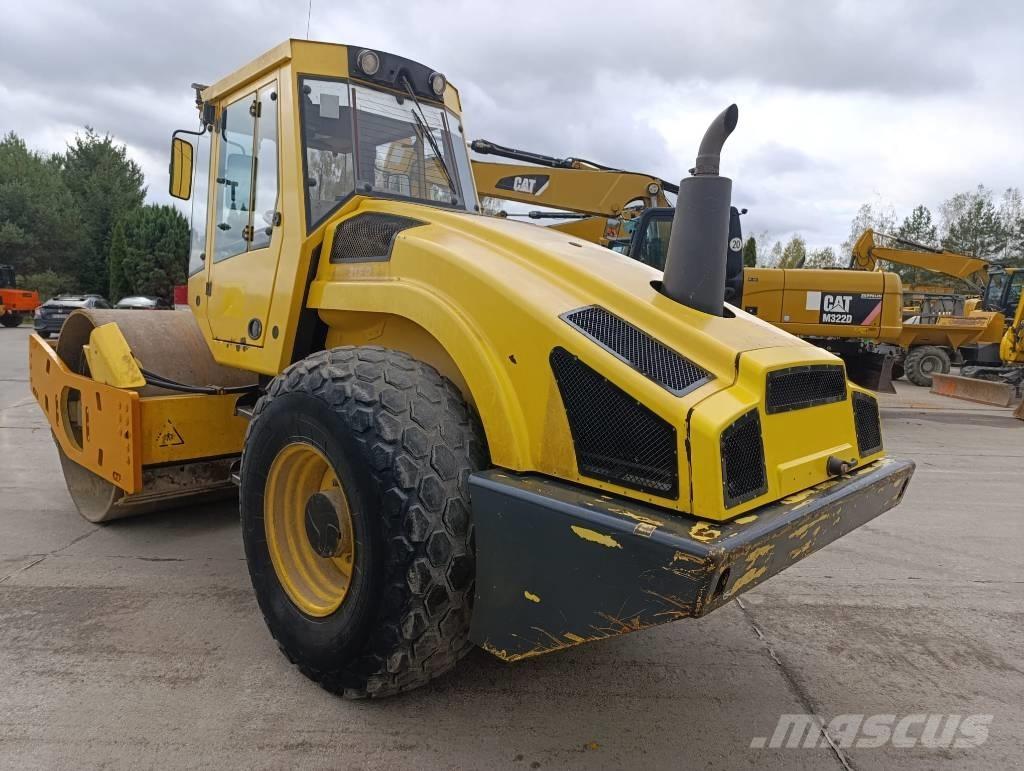 Bomag BW 213 D-4 Еднобарабанни ролки
