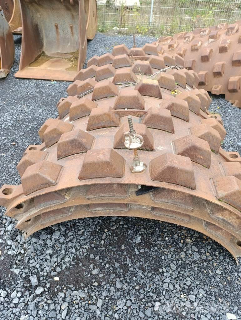 Bomag BW 213 D-4 Еднобарабанни ролки
