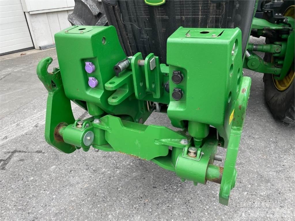 John Deere 8270R Трактори